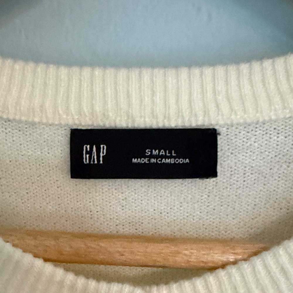 GAP CashSodt Cream Cardigan Sweater - Picture 2 of 11